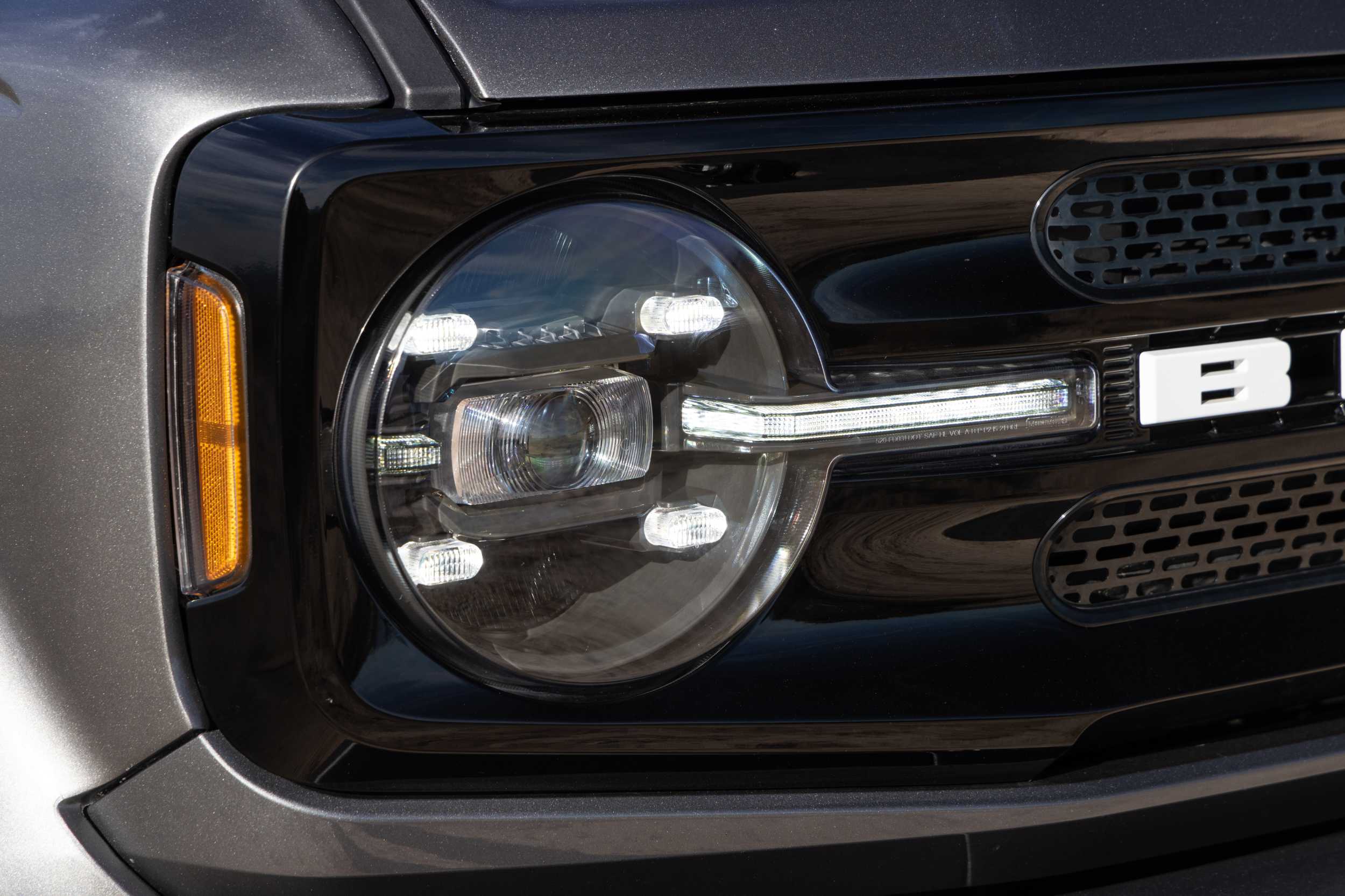 Morimoto XB LED Headlights: Ford Bronco (21+ / White DRL / Set)