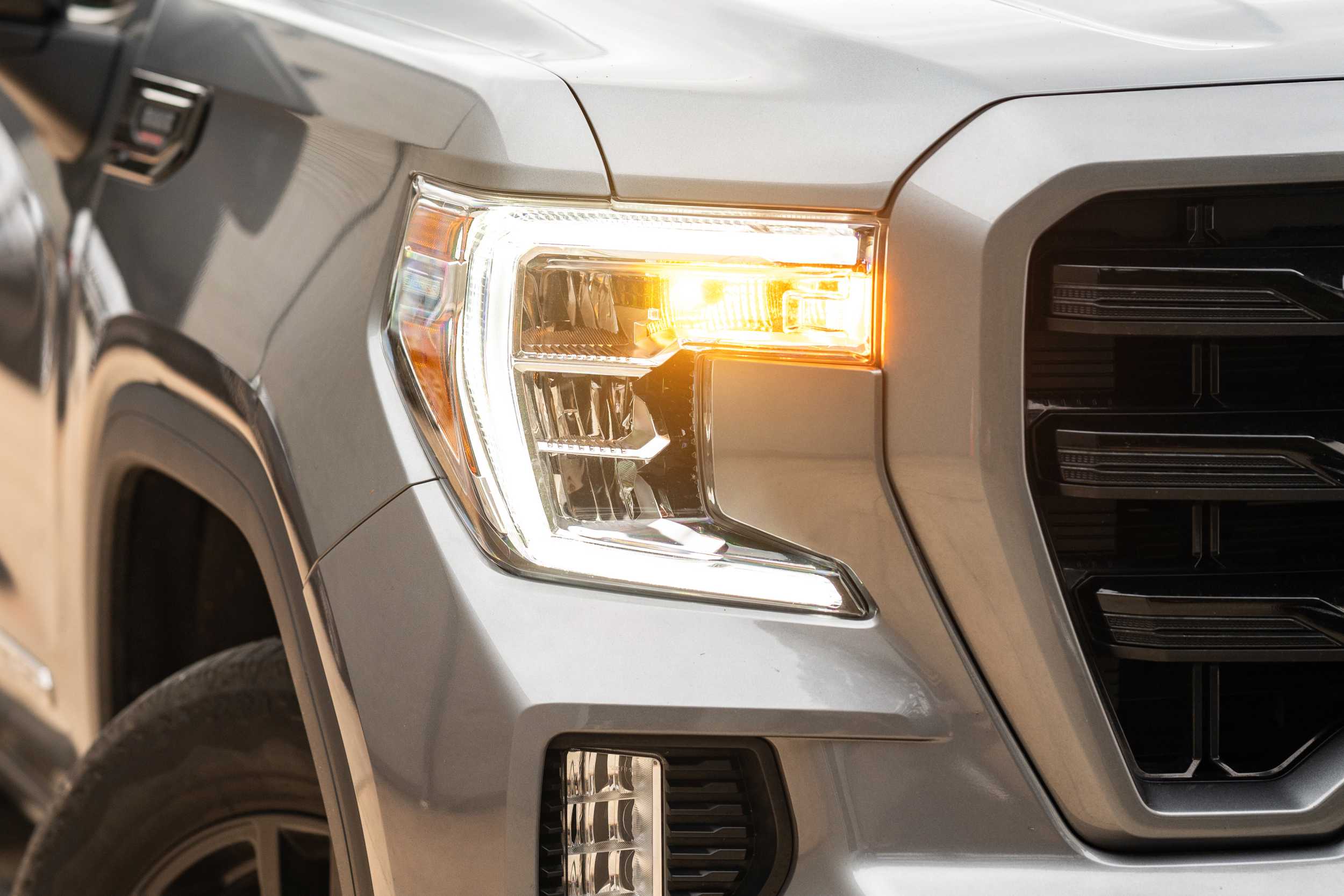 Morimoto 4257: XB LED Bulbs (Red / Set)