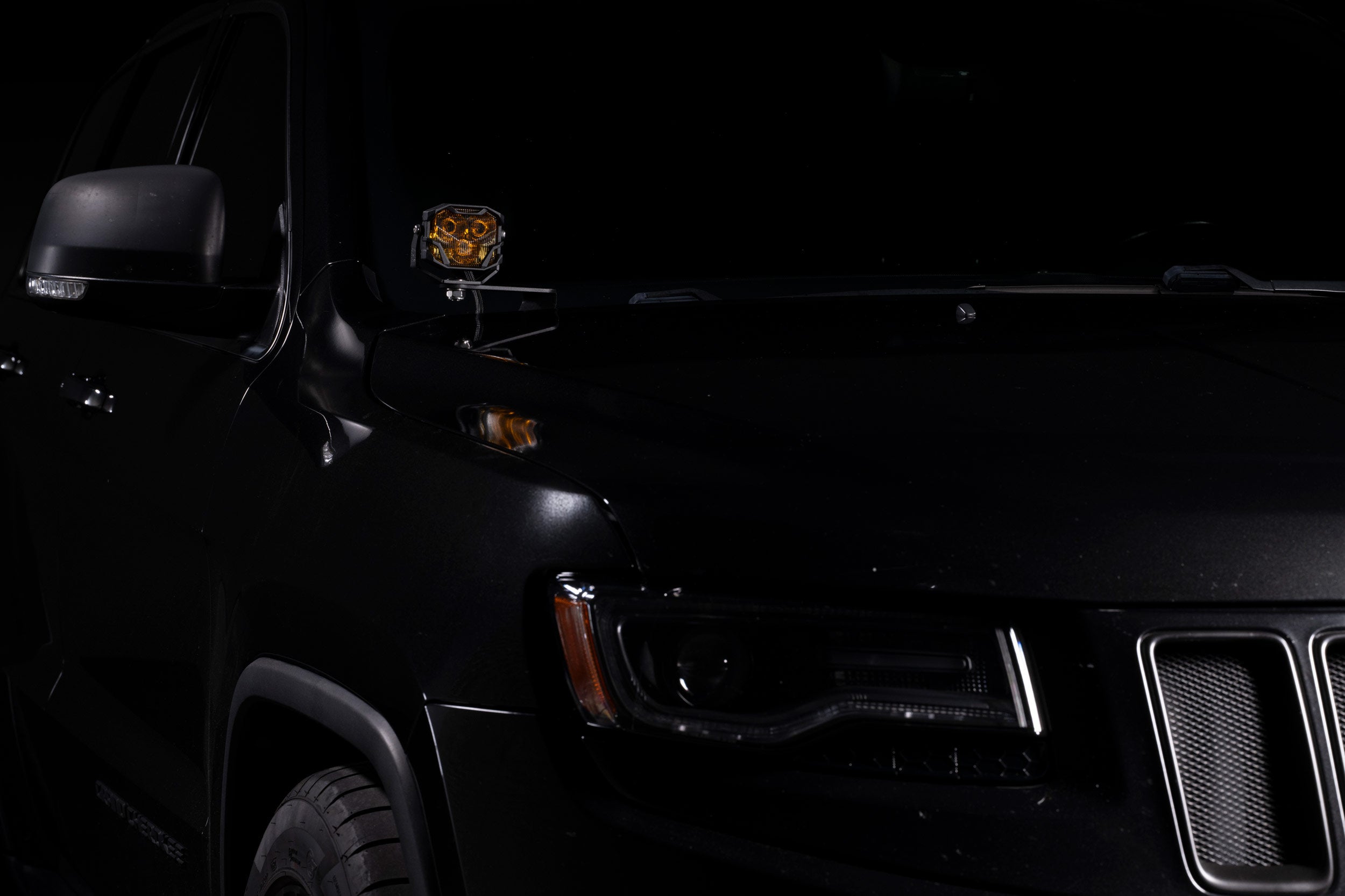 Morimoto Ditch Light Brackets: Jeep Grand Cherokee (11-22) / Durango (11-24 / Set)