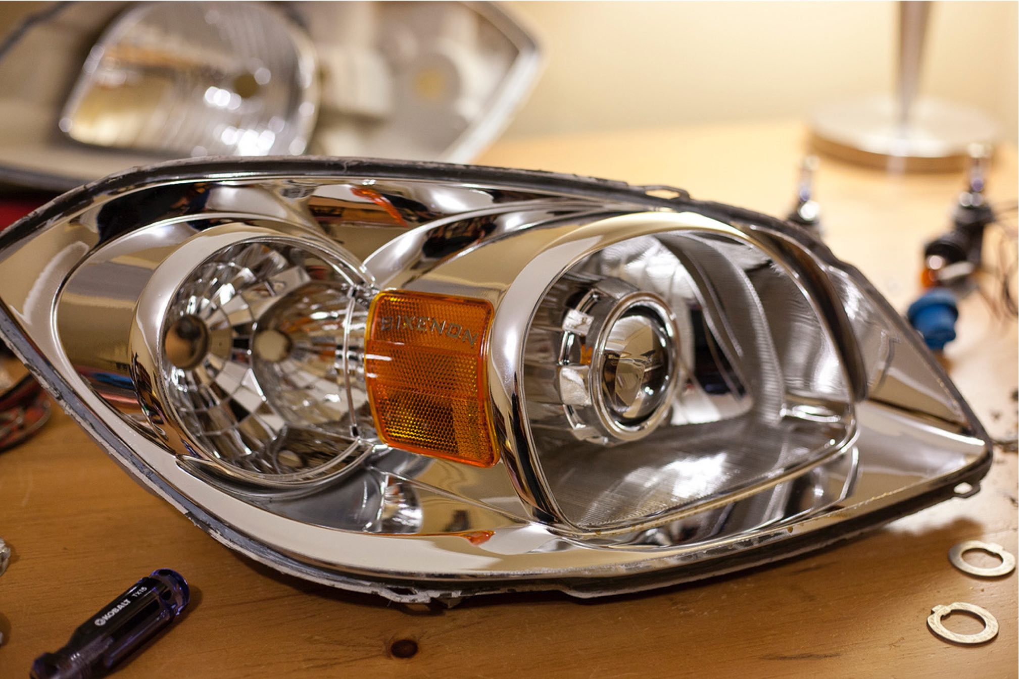 Morimoto Metal Emblems: Bi-Xenon