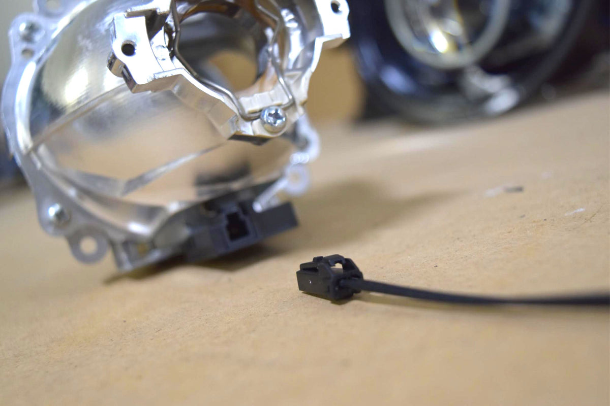 Morimoto Pigtail: Koito Bi-xenon Solenoid Inputs