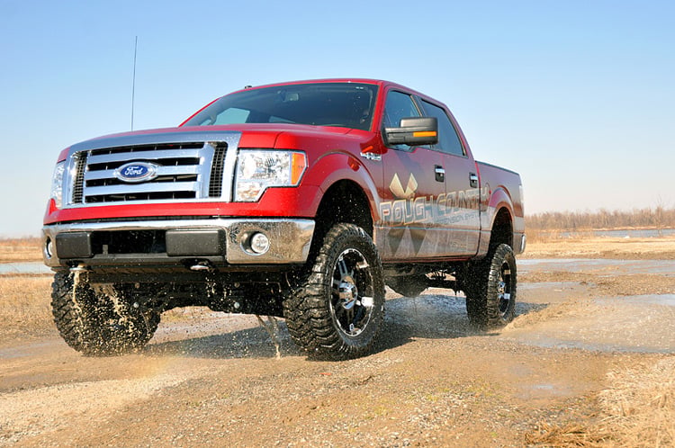 ROUGH COUNTRY Lift Kit Ford F-150 4WD (2009-2010)